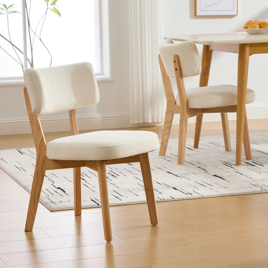 木製の背もたれが付いた無垢材のダイニングチェア。丸みを帯びたデザインで、組み立ても簡単です。ダイニングルーム、リビングルーム、書斎、オフィスなど、様々な場所に最